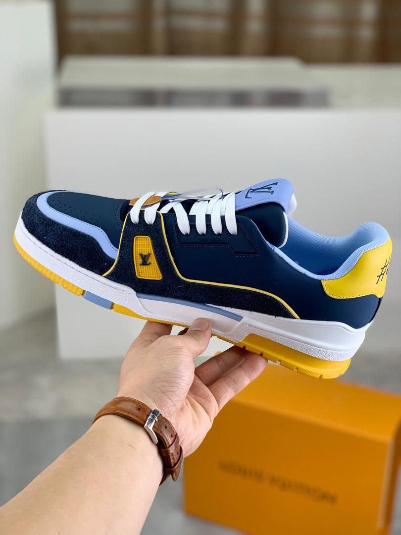LOUIS VUITTON | Trainer Sneaker - Image 2