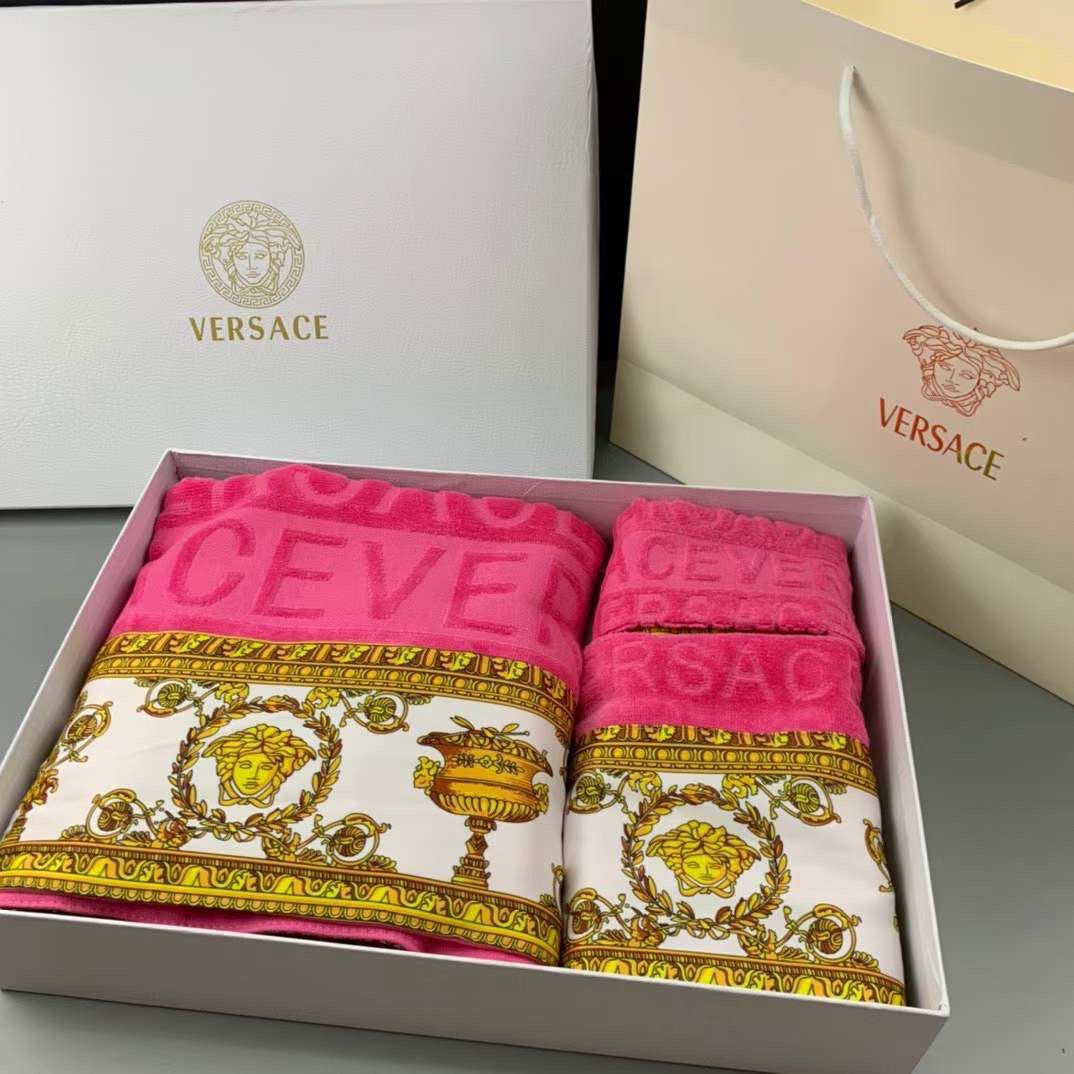 VERSACE | Baroque Towel - Image 2