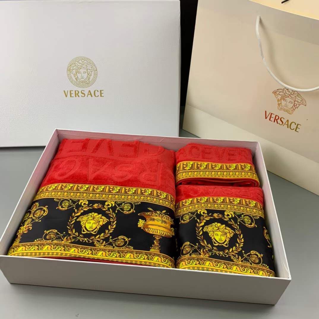 VERSACE | Baroque Towel - Image 3